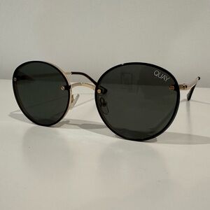 Black Elle Furguson x QUAY Sunglasses